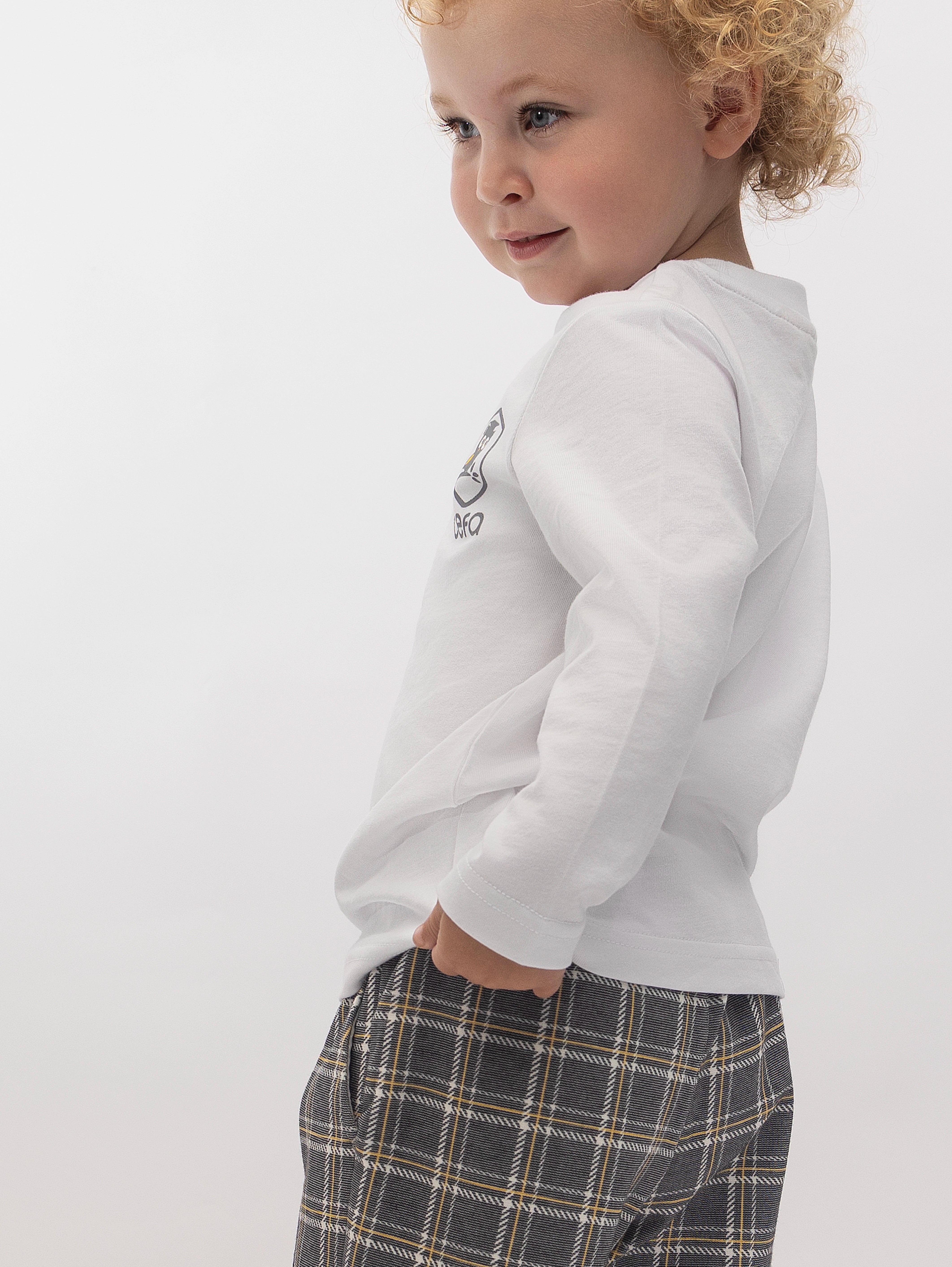 Long Sleeved Essential T-shirt