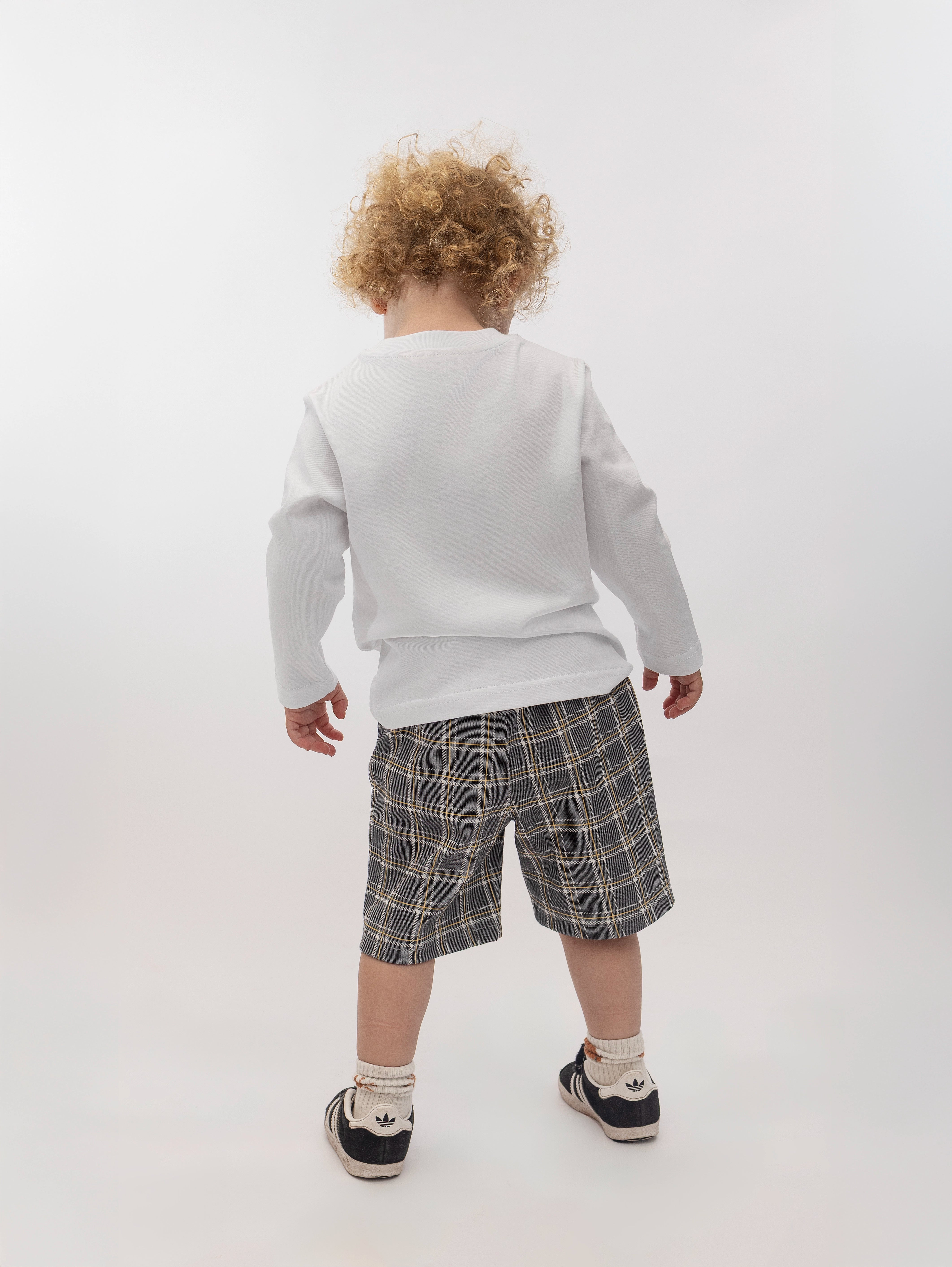 Long Sleeved Essential T-shirt